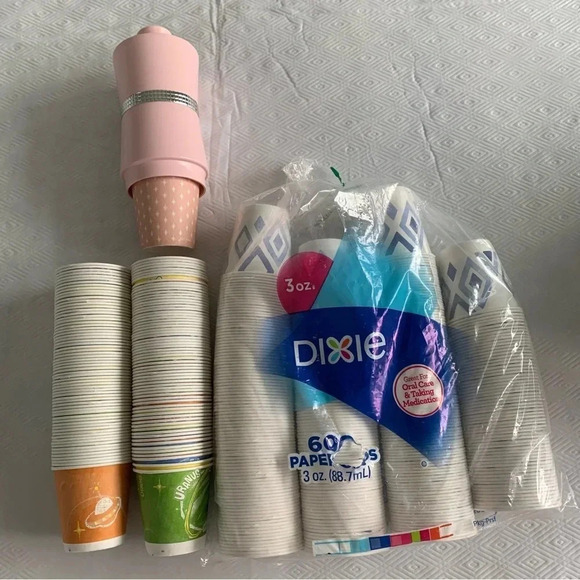 Dixie Disposable Cups 3oz Planet Diamond Design + Dispenser Bundle READ MORE - Picture 1 of 9